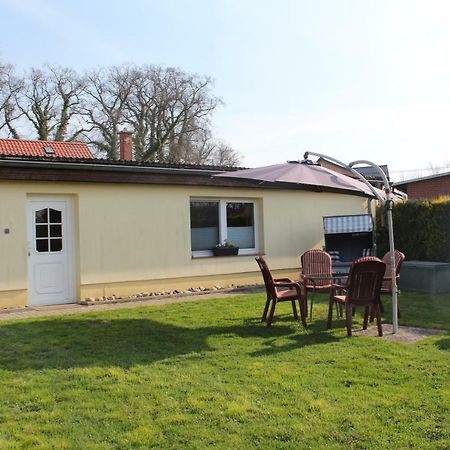 Bungalow Gross Dratow Exterior photo